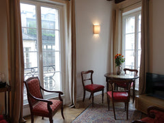 Fully renewed appartment with charm in the heart of Saint Germain des Prés, 10 m Paris, France Charming and renoved T2 30m² in Saint Germain Entire rental unit vacation rental 23485077