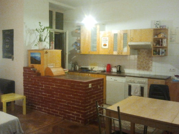 Welcome :)<br /><br />Please just read the description before you ask me. Its ev Vienna, Austria Nice, light room in central vienna Private room in rental unit vacation rental 7323940