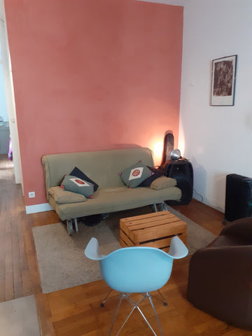 Appartement au calme, dans une cours intérieure, situé à proximité des métros Sa Compeyre, France Appartement  au calme Entire rental unit vacation rental 49537951