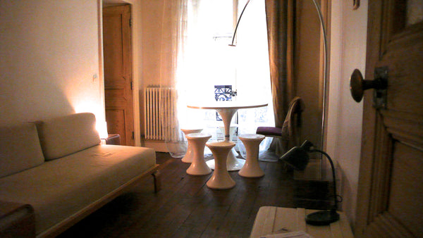L'appartement comprend deux chambres avec des doubles lits et un sofa / lit se t Brussels, Belgium appartement à Montmartre Abbesses Entire rental unit vacation rental 1275762