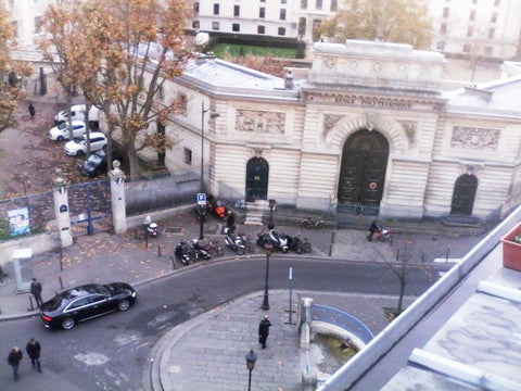 Apartment located in the oldest district of Paris. 10 mn walk to Notre Dame de P  2 rooms roof apartment.5th district Entire rental unit vacation rental 4819994