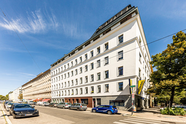 Premium quality - Affordable price - Perfect public transport!<br /><br />This o Vienna, Austria MAX.28 PEOPLE: 14 minutes to center Entire rental unit vacation rental 12794387