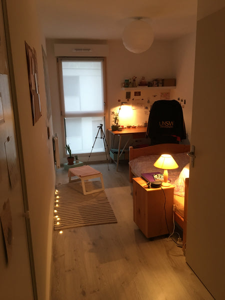 La chambre est située en étage dans une résidence neuve, calme et sécurisée. Soi Lyon, France Chambre chaleureuse, accès facile depuis les gares Private room in rental unit vacation rental 54244558