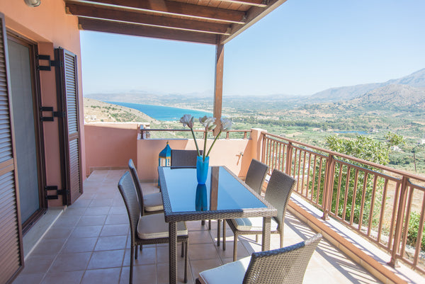 Studio apartment with sea view balcony and swimming pool.<br />The house consist Rethimnon, Greece Loquat -Hilltop House with Sea and Mountain View Entire home vacation rental 18175203