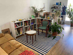 Grand studio F1 dans une rue calme à côté du marché et à 5 minutes du parc des B Paris, France Studio dans le quartier Jourdain/Buttes Chaumont Entire rental unit vacation rental 13634883