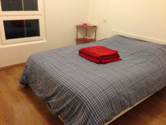 Bonjour/bonsoir,<br />Je propose une chambre d'environ 15m² avec lit double dans Bordeaux, France Appartement neuf à coté du Tram Private room in rental unit vacation rental 8987260