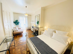 Au cœur du du Vieux Lyon, centre historique de la ville<br />Vous trouverez le c Lyon, France NID DOUILLET CHIC AU CŒUR DU VIEUX LYON Entire rental unit vacation rental 52248169