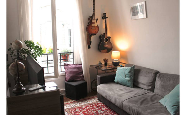 Un appartement décoré et aménagé avec goût par mon ex et dans lequel je vis avec Paris, France Appartement hanté Entire rental unit vacation rental 18265063