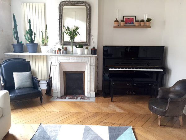 Agréable Trois pièces de 65 m2 avec balcon, avec mur pierre de taille, lumineux, Paris, France Appartment in the center of Paris Entire rental unit vacation rental 5401858