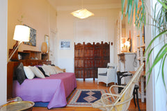 Le flat se situe dans le haut de Saint-Gilles, entre l'Altitude 100 et le parvis Saint-Gilles, Belgium A 2 pas du Parc Entire rental unit vacation rental 5368029