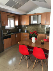 Private room in a home.Shared bathroom and kitchen and living room. In the home   Private room in a home,near the airport Private room in rental unit vacation rental 34386787