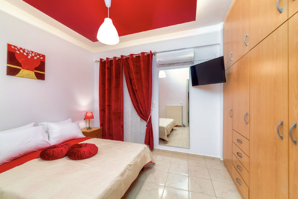 Beautiful and comfortable boutique apartment for a relaxing holiday.<br />50 met  BLUE BOUTIQUE APTS 50 METERS FROM SANDY BEACH Entire rental unit vacation rental 44064099