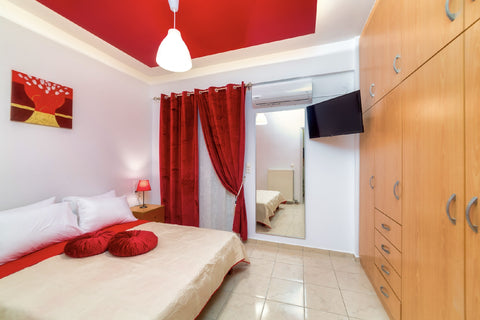 Beautiful and comfortable boutique apartment for a relaxing holiday.<br />50 met  BLUE BOUTIQUE APTS 50 METERS FROM SANDY BEACH Entire rental unit vacation rental 44064099