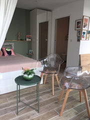 Studio de 20m2 indépendant de notre maison principale avec un accès au jardin et Bordeaux, France Charmant studio indépendant dans maison au calme. Entire guesthouse vacation rental 37624329