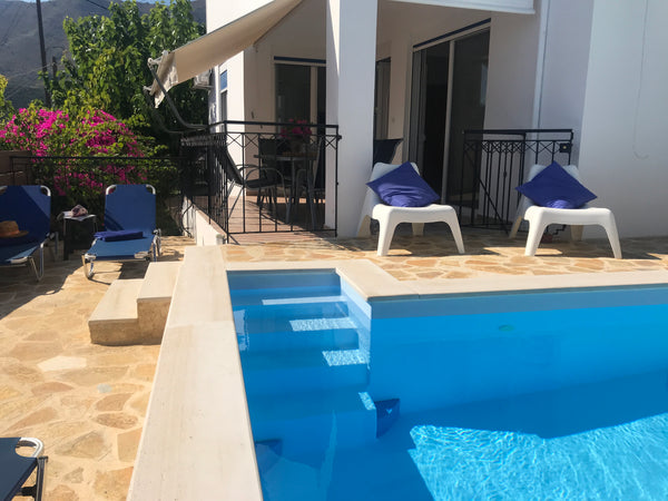 Découvrez le vrai visage de la Crète en séjournant dans un village typiquement c  Jolie maison avec piscine dans un village crétois Entire home vacation rental 49223436