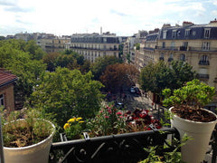 Au pied du métro Michel Bizot, 2 pièces de 40m2, au 5ème sans ascenseur d'un bel Paris, France Charmant et lumineux 2 pièces Entire rental unit vacation rental 3204912
