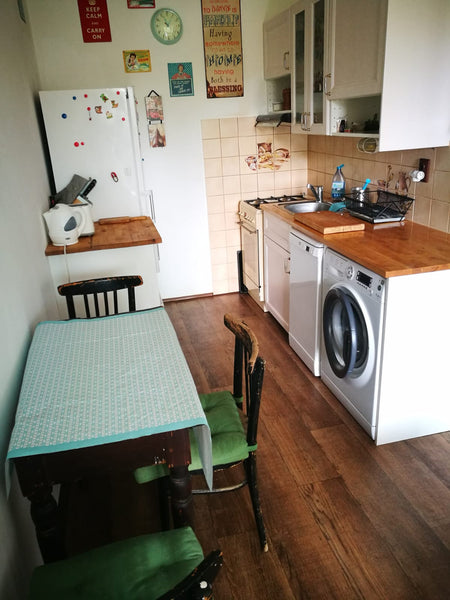 Cozy, clean apartment in a quiet area near the metro Skalka - green line. 15 min  Hlavní Město Praha Byt 2kk blízko metra Entire rental unit vacation rental 27534330
