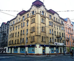 Come enjoy Prague  ! Located in a wonderful area of the city and close to the ci Cleveland, OH Flat nearby to City Center Private room in rental unit vacation rental 16551939