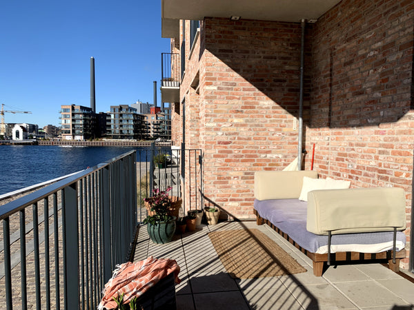 Slap af med hele familien i denne fredfyldte bolig. <br /><br />Lejligheden ligg Copenhagen, Denmark Skøn lejlighed med solrig terrasse Entire condo vacation rental 562284162081812983