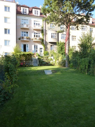 A beautiful two bedroom (one of which toy-filled) and two bath funky/chic garden Prague, Czechia Calm spacious flat near the castle Entire rental unit vacation rental 1512029