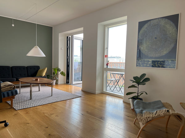 Stor og lys lejlighed med vestvendt altan, centralt placeret i København. 5 minu Copenhagen, Denmark Skøn lejlighed med vestvendt altan og parkering Entire condo vacation rental 632309122949845224