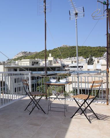 A FULLY renovated  loft,  equipped with brand new appliances (TV , WiFi, A/C, bo GR A unique “pied a terre” in Athens ! Entire rental unit vacation rental 21060956