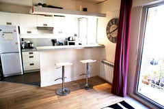 Dans un immeuble année 1980 au 3 étage avzec ascenseur, Vaste deux pièces de 48M Paris, France DEUX PIÈCES PROCHE TOUR EIFFEL Entire rental unit vacation rental 3420146