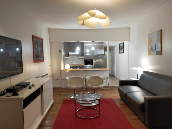 Gorgeous apartment, beautifully renovated with a very contemporary design atmosp Paris, France St  HONORE  LOUVRE Entire rental unit vacation rental 2821377