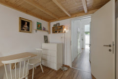 Die kleine Wohnung, die ich als Zweitwohnsitz verwende, liegt im hofseitigen Erd Vienna, Austria Artsy Apartment Entire rental unit vacation rental 37229778