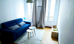 Bonjour,  je loue mon agréable studio de 25 m2 situé dans le quartier cosmopolit Paris, France Charmant studio traversant de 25m2 à Menilmontant! Entire rental unit vacation rental 21061567