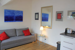 Idéalement situé dans le Quartier de Garibaldi, cet appartement est fantastique  Lyon, France Studio calme, confort et lumière à Garibaldi Entire rental unit vacation rental 38447923