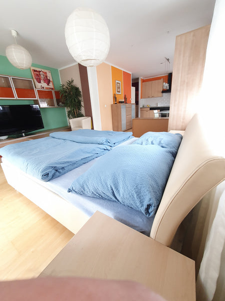 Vollausgestatteste Wohnung 100 Meter von der U-Bahn-Station rennbahnweg .. somit  U1 & SUPERMARKT 100METER ENTFERNT inkl. NETFLIX Entire condo vacation rental 671498143481371967