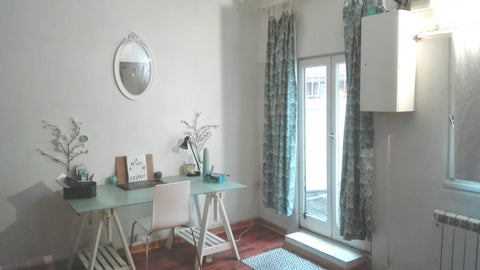 Appartement cosy, idéal pour un voyageur solo. A 5 mins des Terreaux, 10 mins de Paris, France Appartement cosy avec balcon au Vieux Lyon Shared room in rental unit vacation rental 22408359