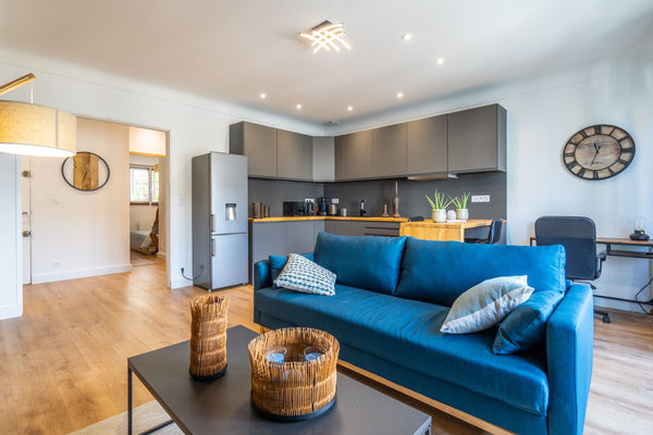 Venez profiter de cet appartement refait à neuf avec goût, dans un quartier calm Bordeaux, France Superbe Appartement T2 45m2 - Proche Centre Ville Entire rental unit vacation rental 50748955