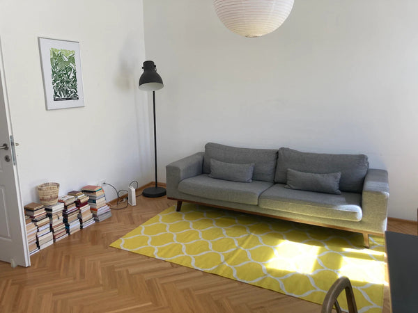 Charming flat with two bedrooms, big and bright living room, complete kitchen an Vienna, Austria Charming 2-bedroom flat near Westbahnhof Entire rental unit vacation rental 657039524828908390