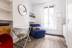 Il s'agit d'une chambre d'étudiant avec 1 canapé-lit pour 1 personne, bien équip  Studio Etudiant Private room in rental unit vacation rental 19774594