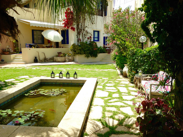 A small beach hideaway...<br />In a quiet neighbourhood next to the beach, just  Chania, Greece Beach Studio REVEKKA Platanias Entire condo vacation rental 3253809