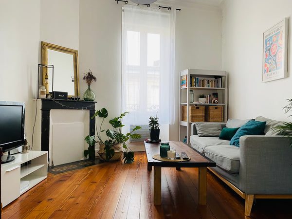 Beautiful apartment of 70m2 in the city center of Bordeaux. Spacious, bright and Bordeaux, France Appartement charme ancien 70 m2 Entire rental unit vacation rental 52362038