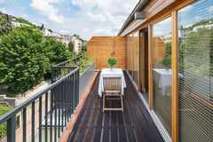 Plně zařízený apartmán pro 1-4 osoby s terasou ve 4. patře, 40 m2. Apartmán má o Prague, Czechia De Luxe apartment 4142 Entire serviced apartment vacation rental 16142492