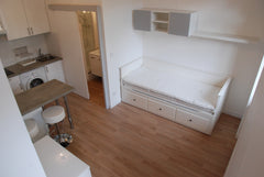 Situé dans un environnement calme et agréable, au rez de chaussée d’une petite c Lyon, France Studio meublé tout confort RDC Entire rental unit vacation rental 776029468243311303