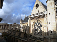 Amazing apartment totally renovated facing one of the most ancient Gothic cathed Paris, France Charmful flat facing a gothic church Entire rental unit vacation rental 86053