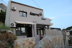 This unique place has a style all its own.<br /><br /><b>The space</b><br />Thre  Lia's lovely 2bdr holiday home in Platanias Entire vacation home vacation rental 618589447142847844