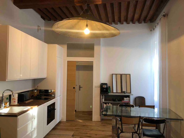 Ce bel appartement, tout juste refait à neuf, vous accueil pour aussi bien pour  Villeurbanne, France Bel appartement, idéalement situé Entire rental unit vacation rental 739164628865575504