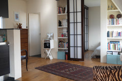 Possibilité d'accueillir deux adultes maximum avec enfants.<br />Appartement dan Paris, France Appartement Paris calme et lumineux, jolies vues ! Entire rental unit vacation rental 20303290