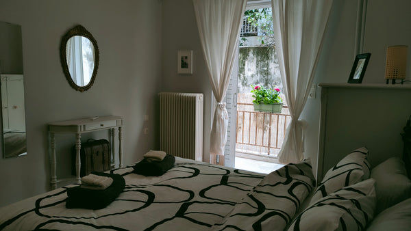 An ideal equipped apartment for couples and single travelers in Koukaki, in the  Israel Eclectic in koukaki Entire condo vacation rental 588363652496165166