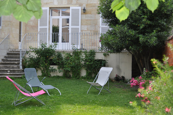 Grande et confortable maison de 180m2, beaux volumes, très lumineuse, proche du  Bordeaux, France Belle maison, 8 couchages, proche du centre Entire home vacation rental 27160918