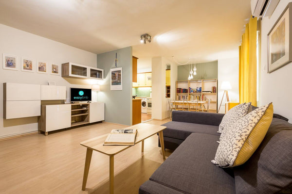 Welcome to one great place, ideal for a short visit in the city, or a longer per Athens, Greece Downtown urban flat for 4 people in Plaka Entire condo vacation rental 638161332234061438