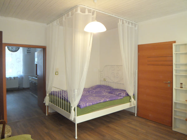 Die neu renovierte Wohnung befindet sich im 17. Bezirk von Wien im Erdgeschoss e  Gästesuite in Wien 17 Entire guest suite vacation rental 705123168619400547