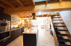 Welcome home ! In the heart of Old Lyon, stay between the stone walls of a typic France MEMORABLEPLACE-Loge de Fourvière - 55m2 Vieux Lyon Entire rental unit vacation rental 34270461