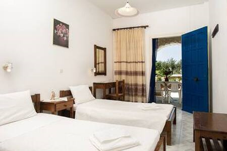 Star Studios are situated in the centre of Drios village. A really quiet area,(  Drios, Greece Star Studios Drios Paros N2!! Cycladic home vacation rental 31710177